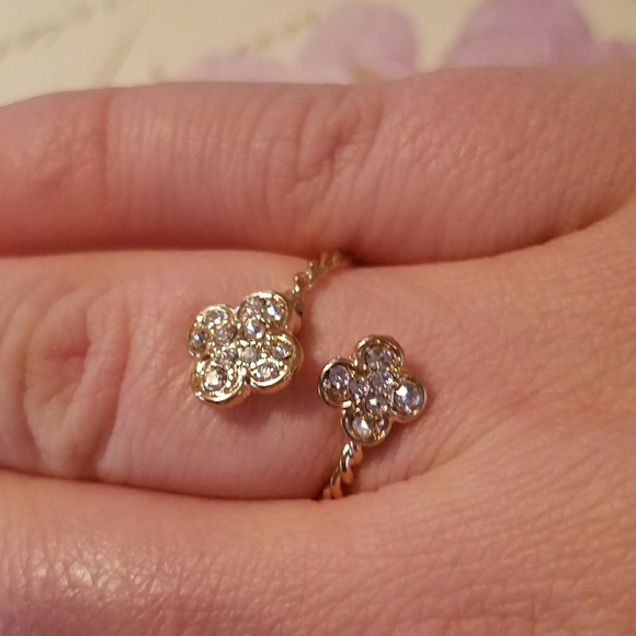 Gold Flower Rope Band Ring - Picture 7 of 8